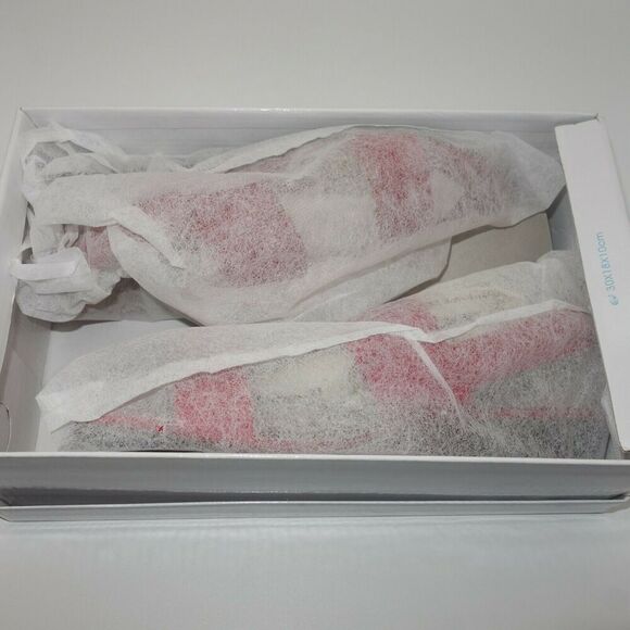 New in Box Comfort Corner Red Sandals Low Heel Women's 7M - Picture 9 of 11